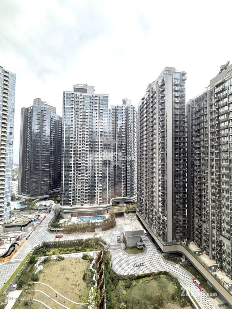 The Southside Sell 3 Bedrooms , 2 Bathrooms 972 ft²