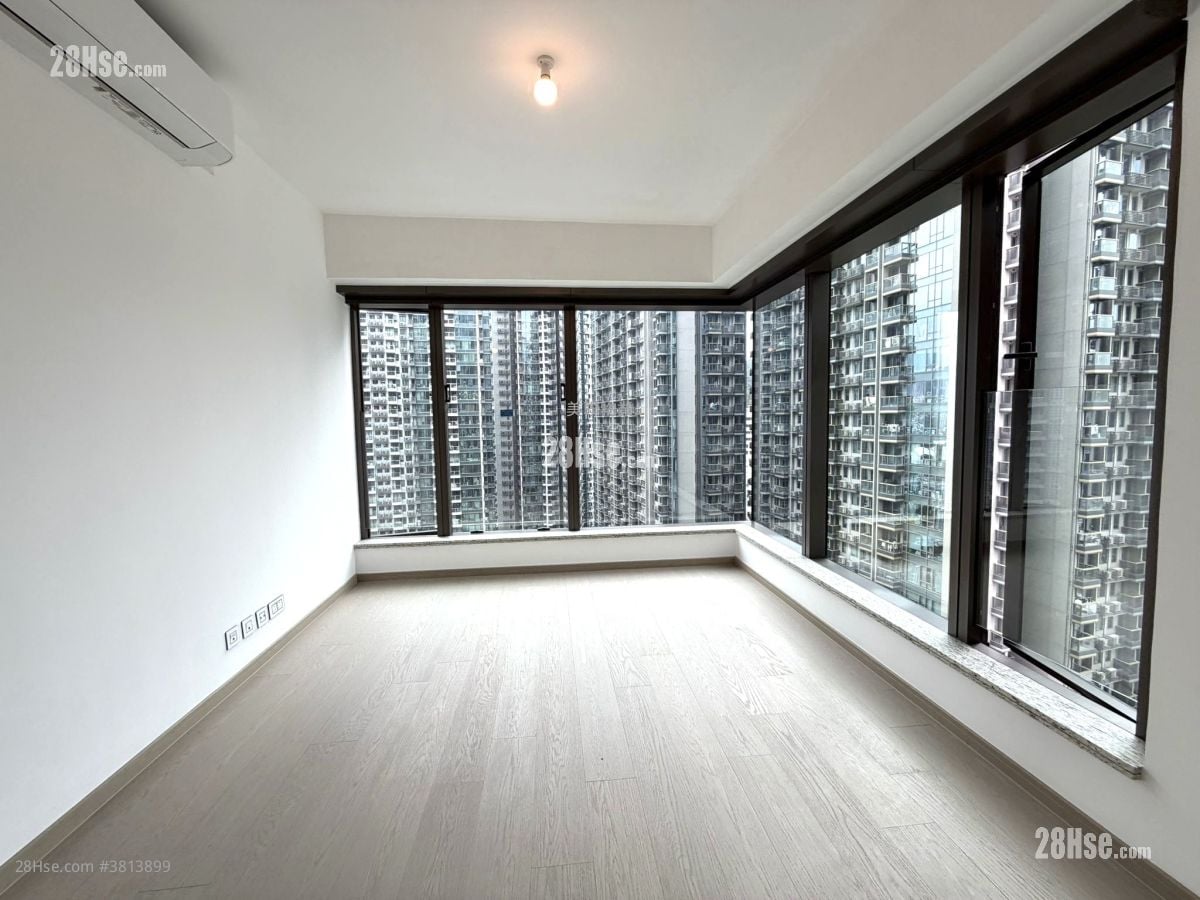 The Southside Sell 3 Bedrooms , 2 Bathrooms 972 ft²