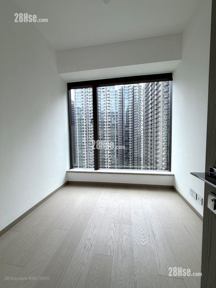 The Southside Sell 3 Bedrooms , 2 Bathrooms 972 ft²