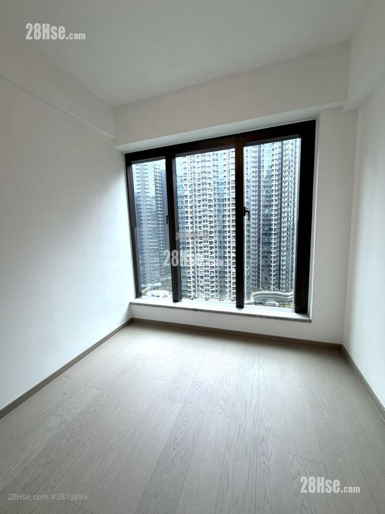 The Southside Sell 3 Bedrooms , 2 Bathrooms 972 ft²