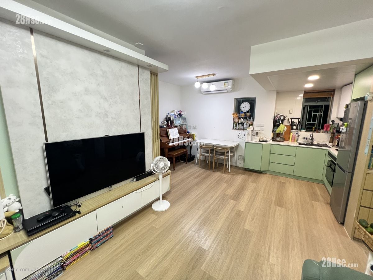 Aquamarine Sell 2 Bedrooms , 1 Bathroom 510 ft²