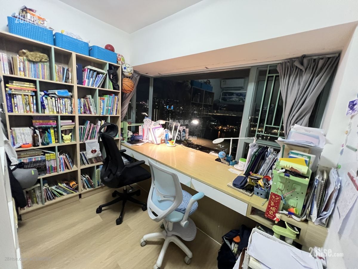 Aquamarine Sell 2 Bedrooms , 1 Bathroom 510 ft²