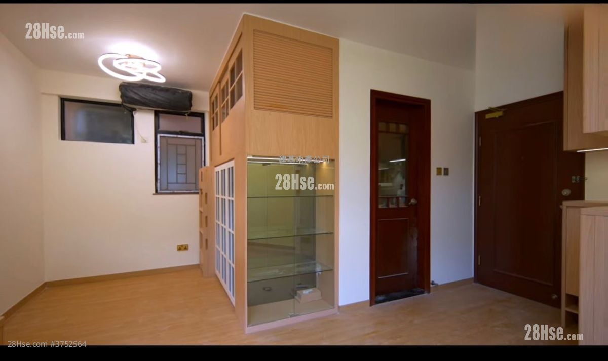 Cayman Rise Rental 3 Bedrooms , 2 Bathrooms 633 ft²