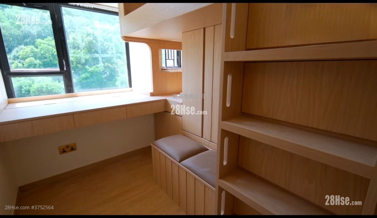 Cayman Rise Rental 3 Bedrooms , 2 Bathrooms 633 ft²