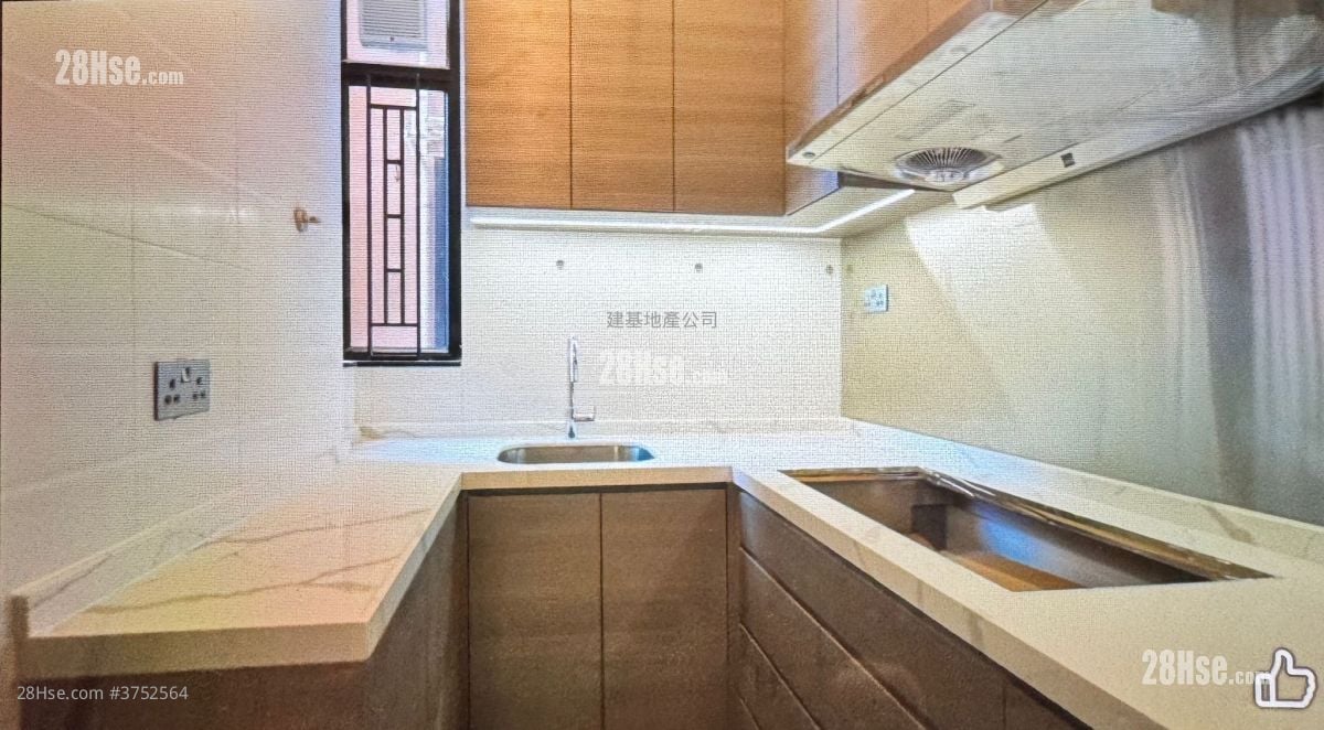 Cayman Rise Rental 3 Bedrooms , 2 Bathrooms 633 ft²