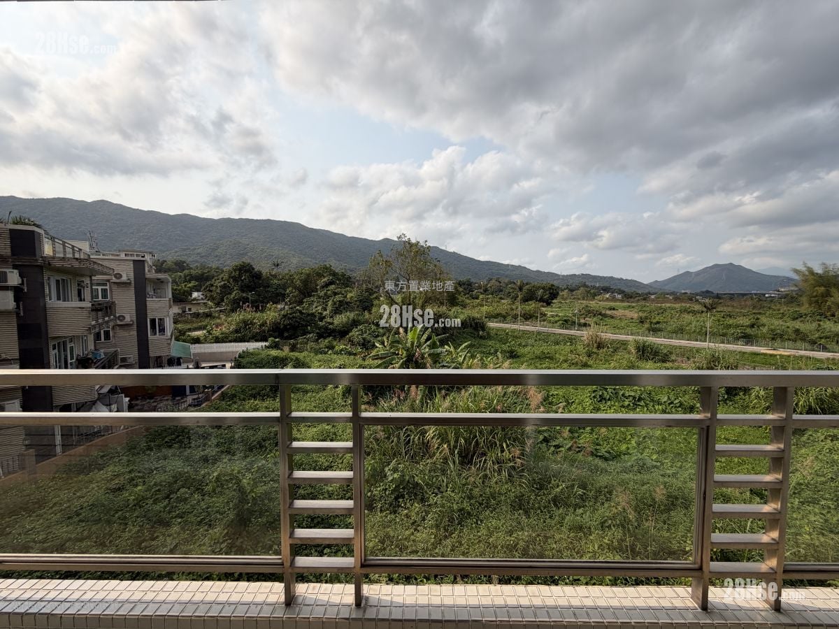 Village Rental 3 Bedrooms , 2 Bathrooms 700 ft²