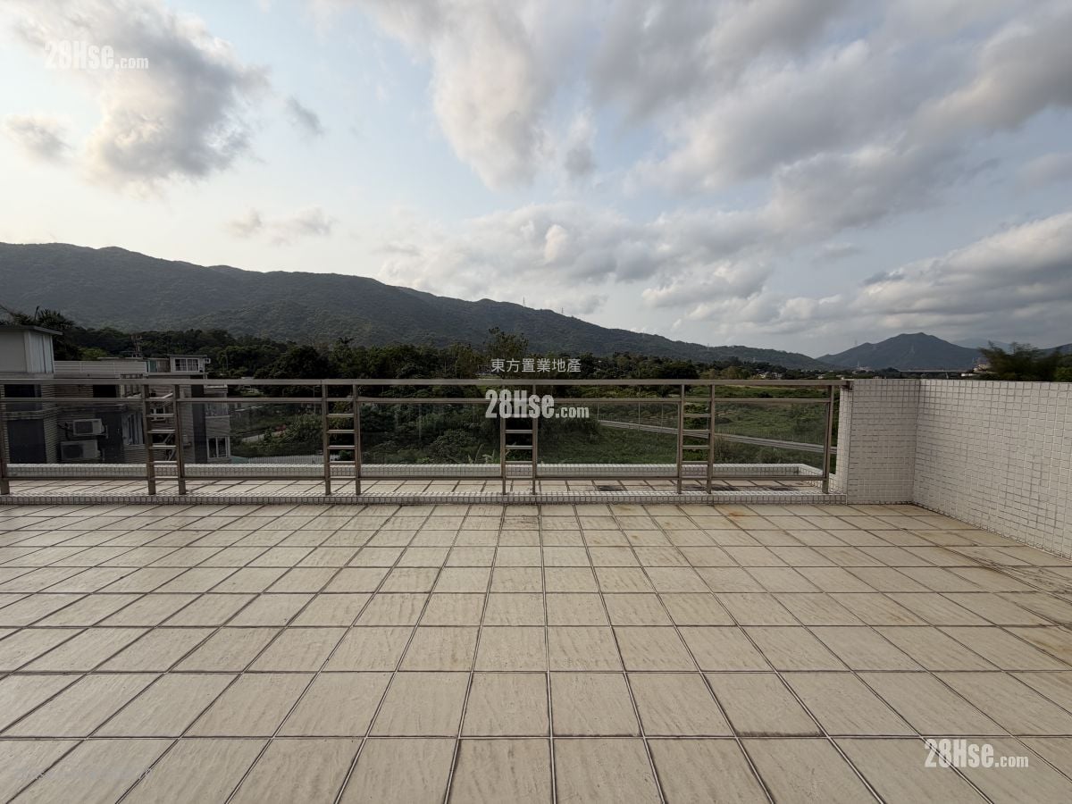 Village Rental 3 Bedrooms , 2 Bathrooms 700 ft²