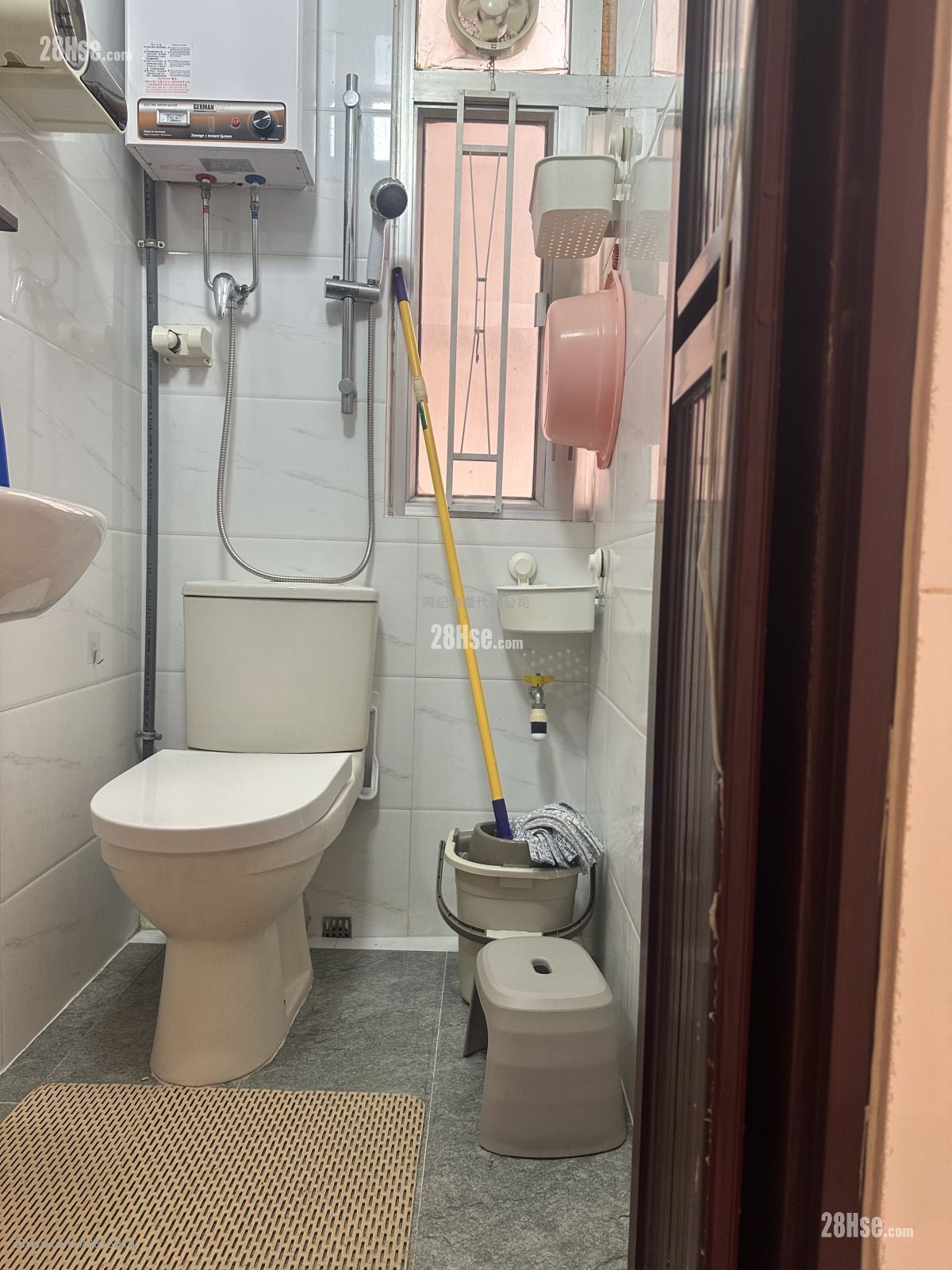 合和大厦 租盘 1 房 , 1 浴室 210 平方尺