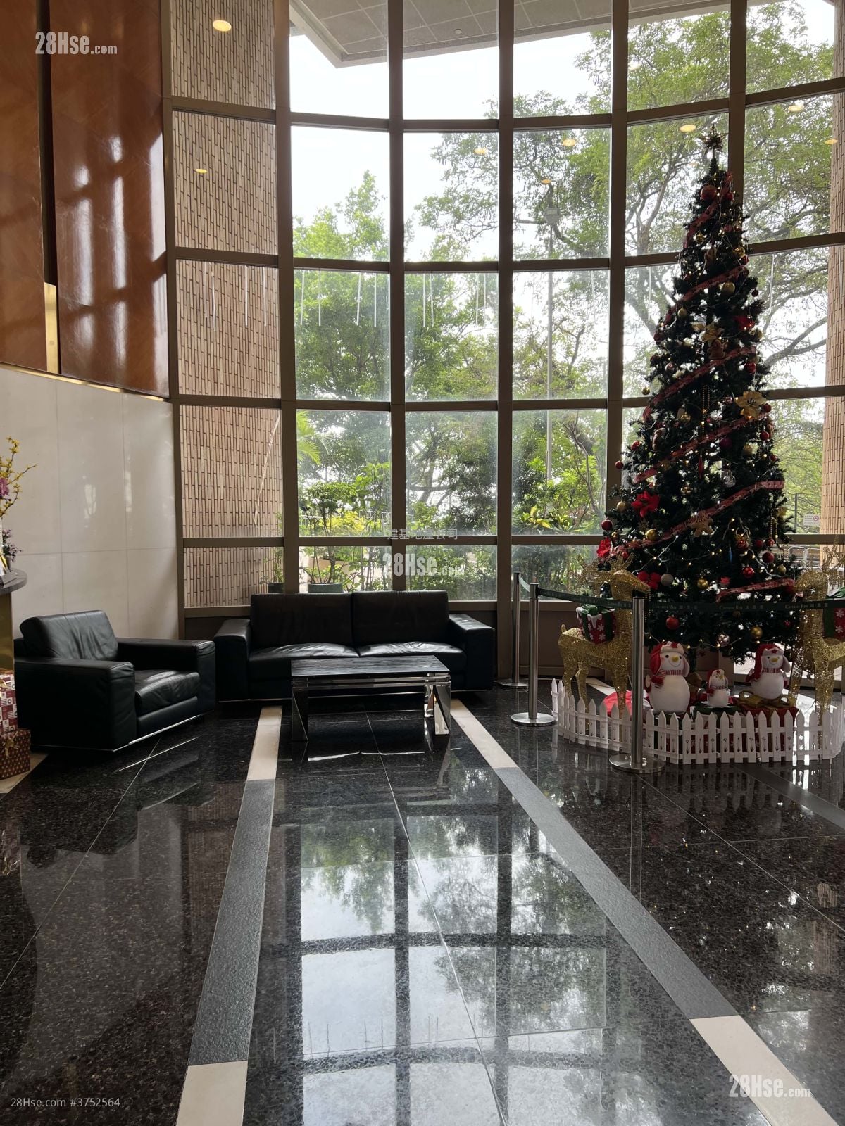 Cayman Rise Rental 3 Bedrooms , 2 Bathrooms 633 ft²