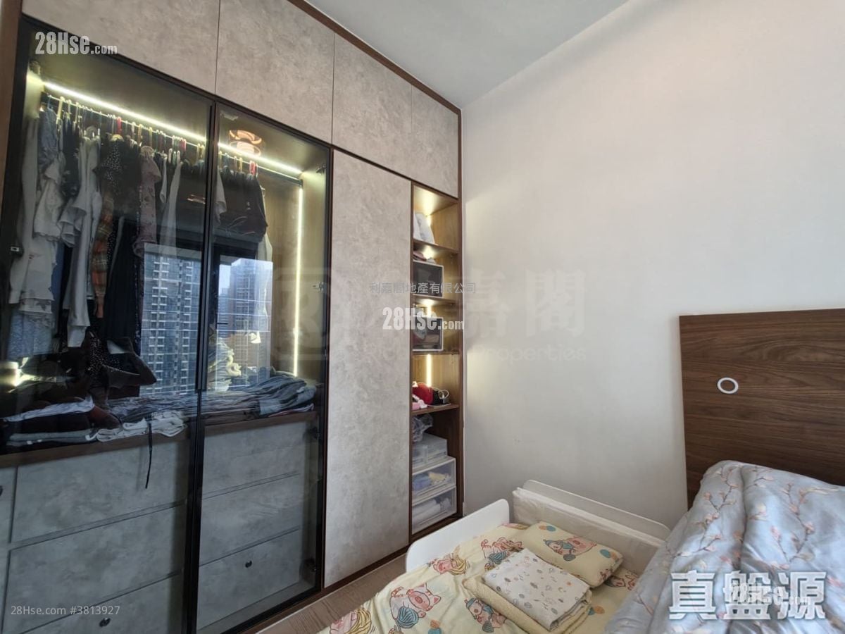 Sea To Sky Sell 2 Bedrooms , 1 Bathroom 468 ft²