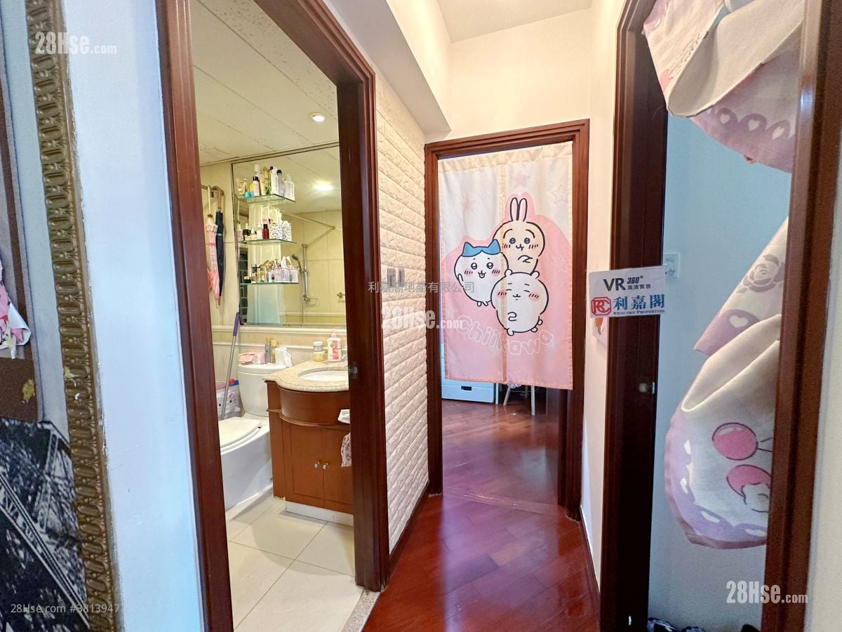 Bellagio Sell 2 Bedrooms 519 ft²