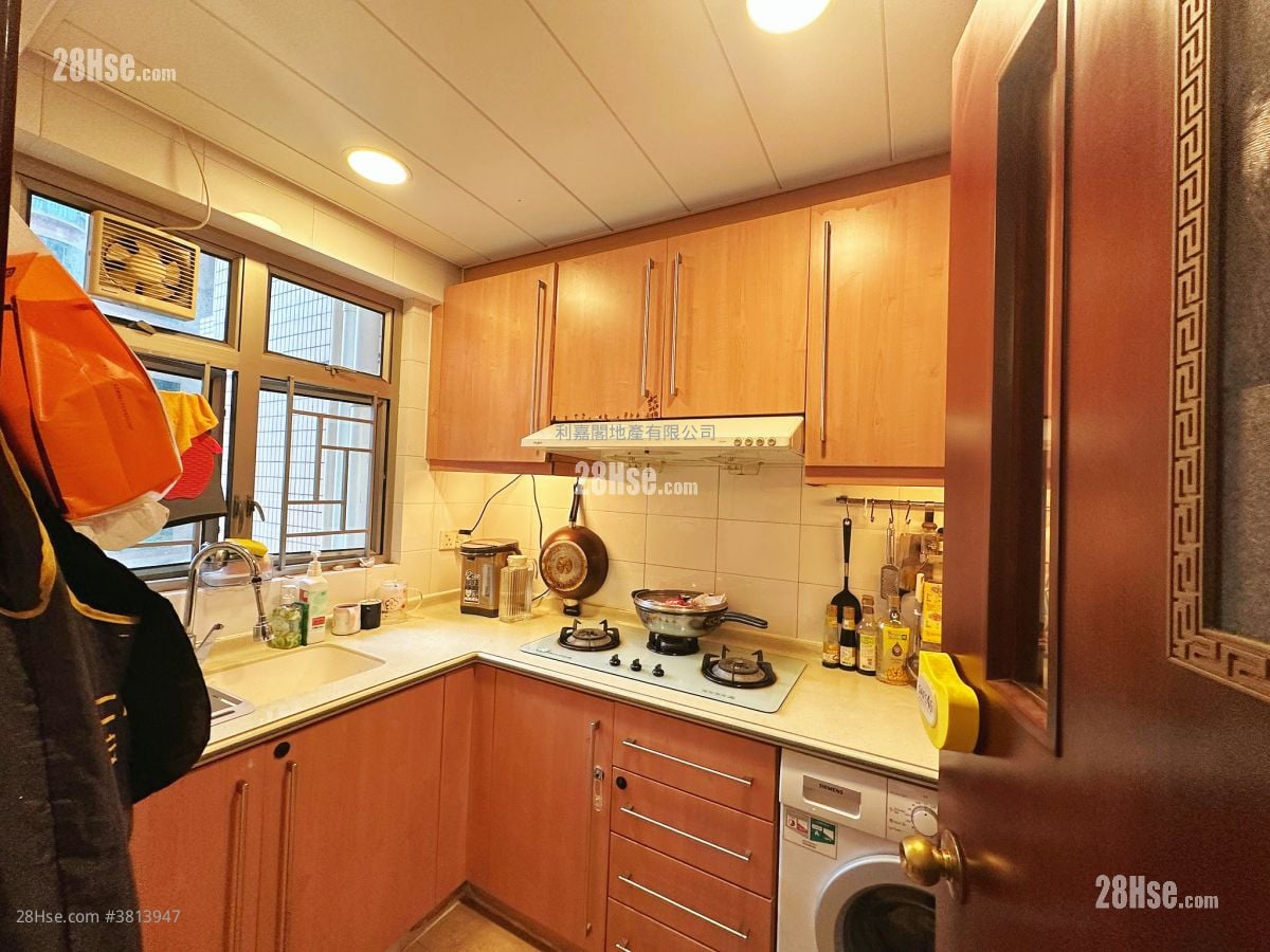 Bellagio Sell 2 Bedrooms 519 ft²