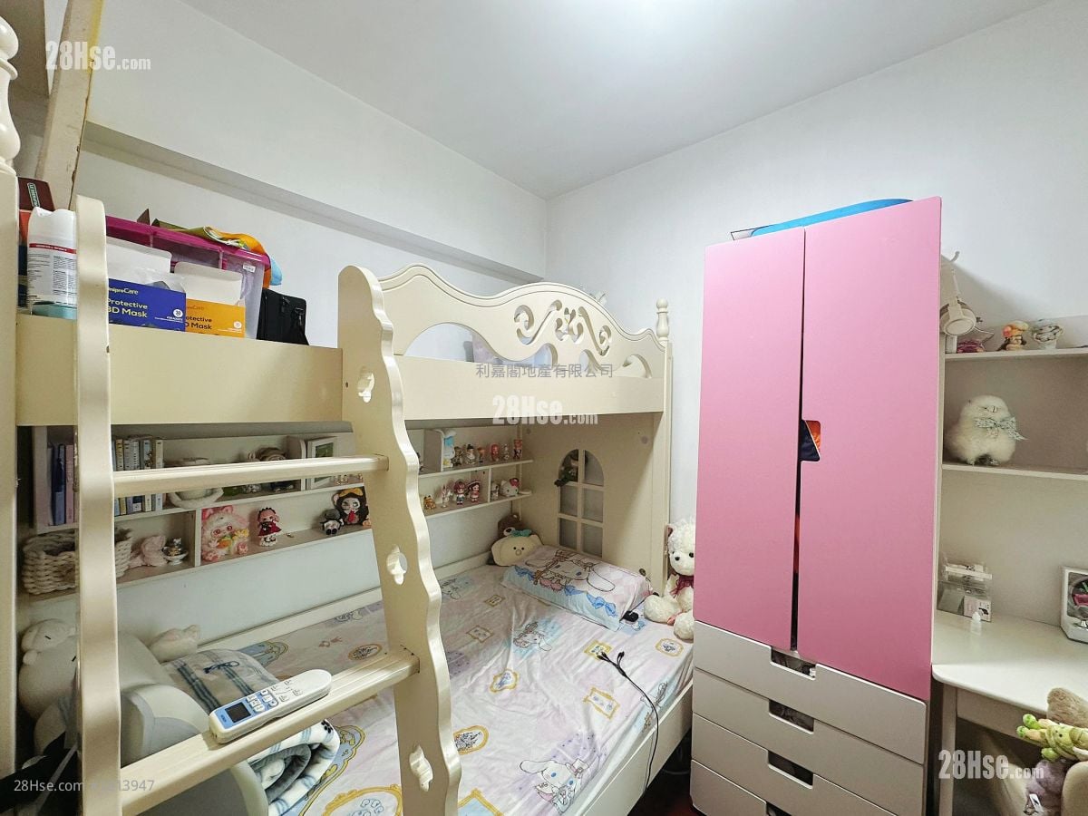 Bellagio Sell 2 Bedrooms 519 ft²