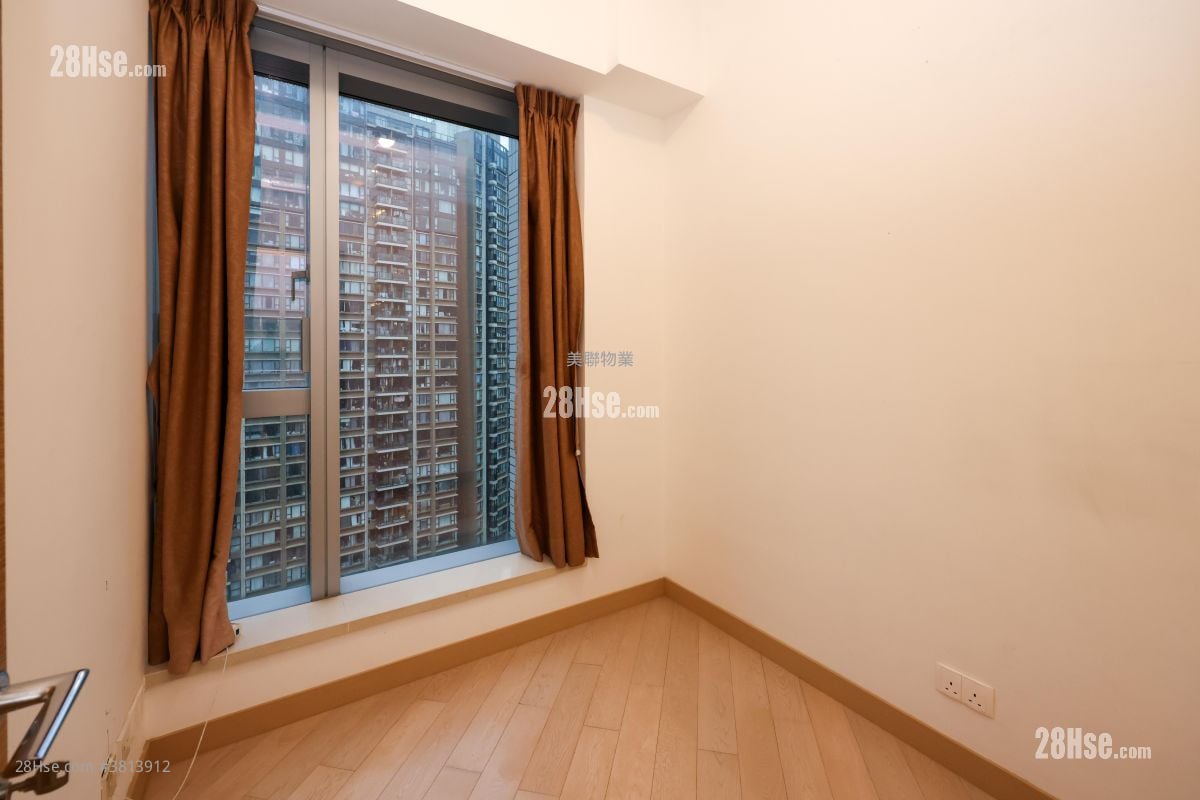 睡房 1: 东环 售盘 2 房 , 1 浴室 453 平方尺