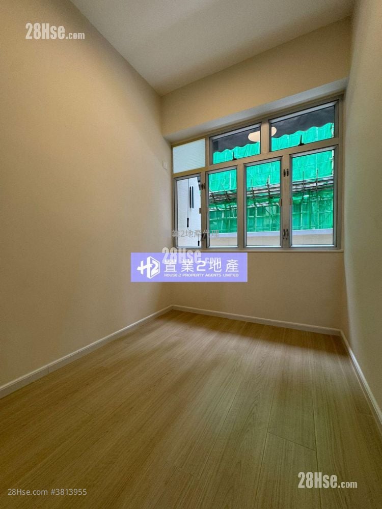 Tsin Shui Building Sell 2 Bedrooms , 1 Bathroom 392 ft²