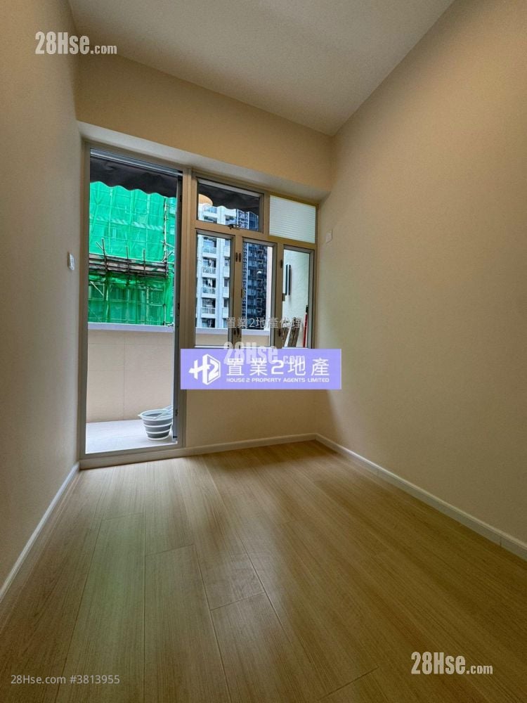 Tsin Shui Building Sell 2 Bedrooms , 1 Bathroom 392 ft²