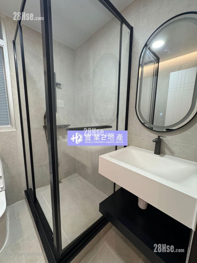 Tsin Shui Building Sell 2 Bedrooms , 1 Bathroom 392 ft²