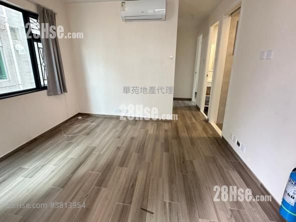 Village Sell 3 Bedrooms , 2 Bathrooms 698 ft²