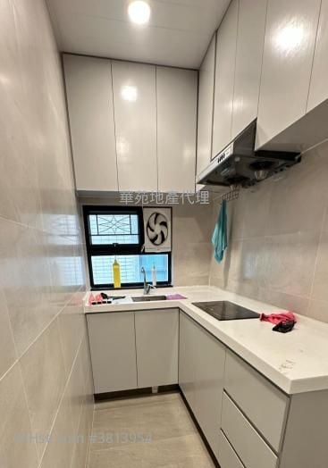 Village Sell 3 Bedrooms , 2 Bathrooms 698 ft²