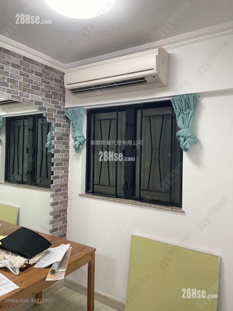 Nan Fung Plaza Sell 2 Bedrooms , 1 Bathroom 447 ft²