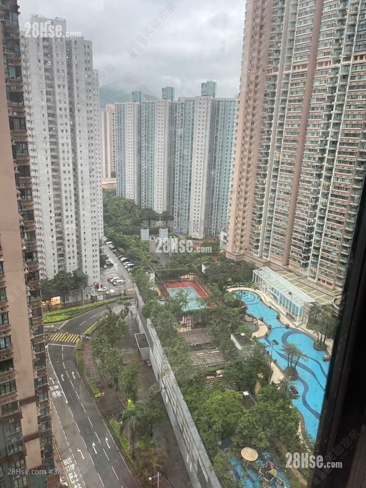 Nan Fung Plaza Sell 2 Bedrooms , 1 Bathroom 447 ft²