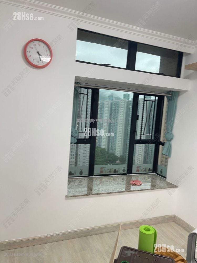 Nan Fung Plaza Sell 2 Bedrooms , 1 Bathroom 447 ft²
