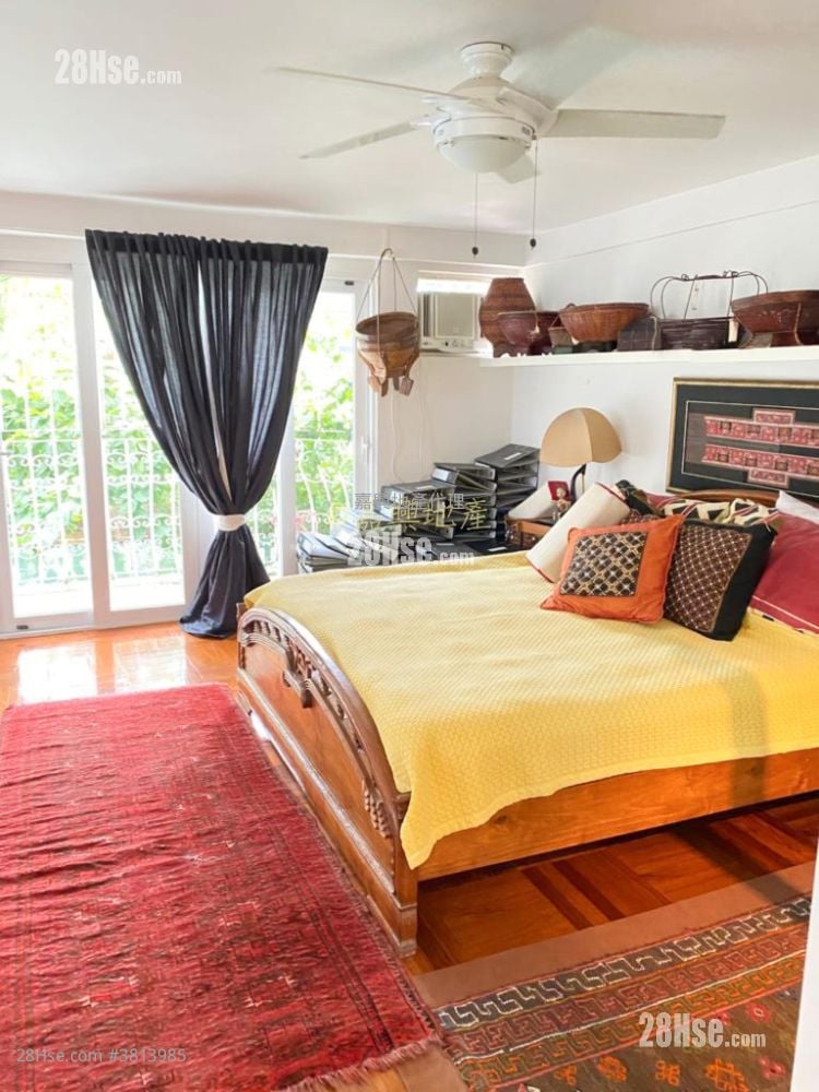 Yucca Villa Sell 4 Bedrooms , 3 Bathrooms 2,100 ft²