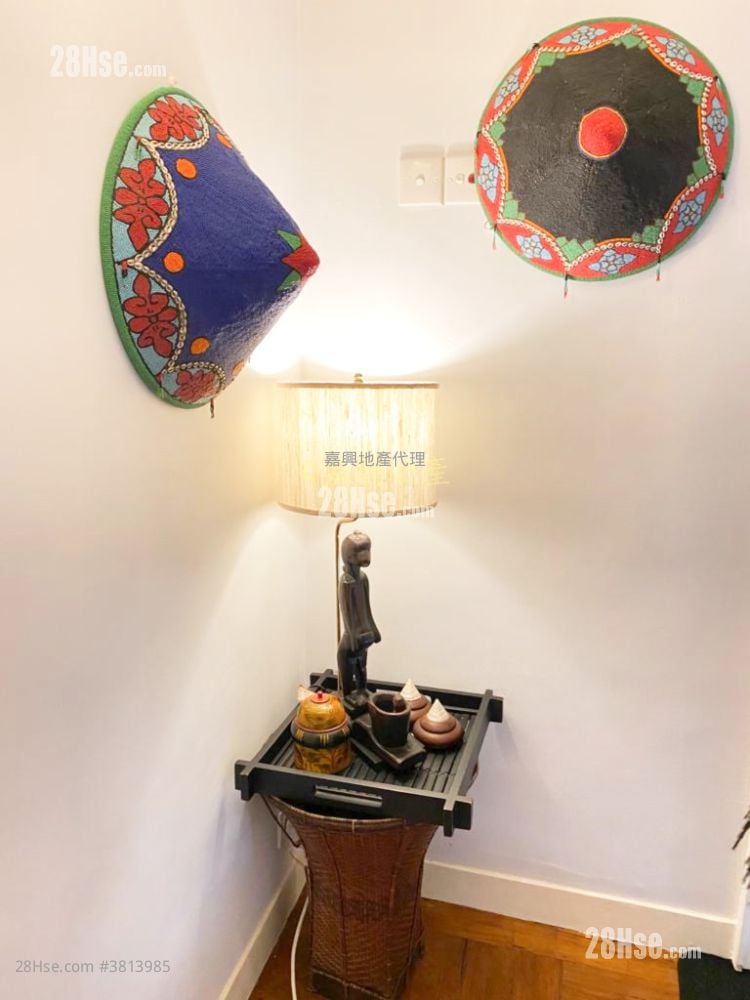 Yucca Villa Sell 4 Bedrooms , 3 Bathrooms 2,100 ft²