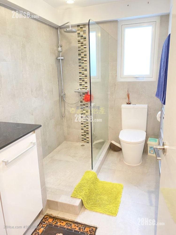 Yucca Villa Sell 4 Bedrooms , 3 Bathrooms 2,100 ft²