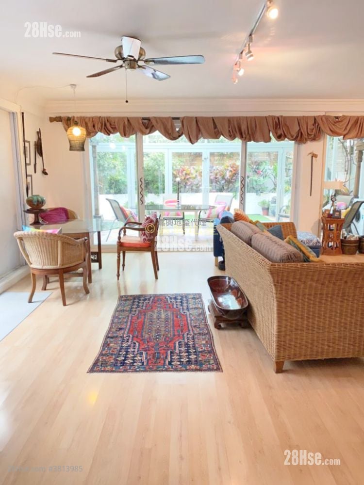 Yucca Villa Sell 4 Bedrooms , 3 Bathrooms 2,100 ft²