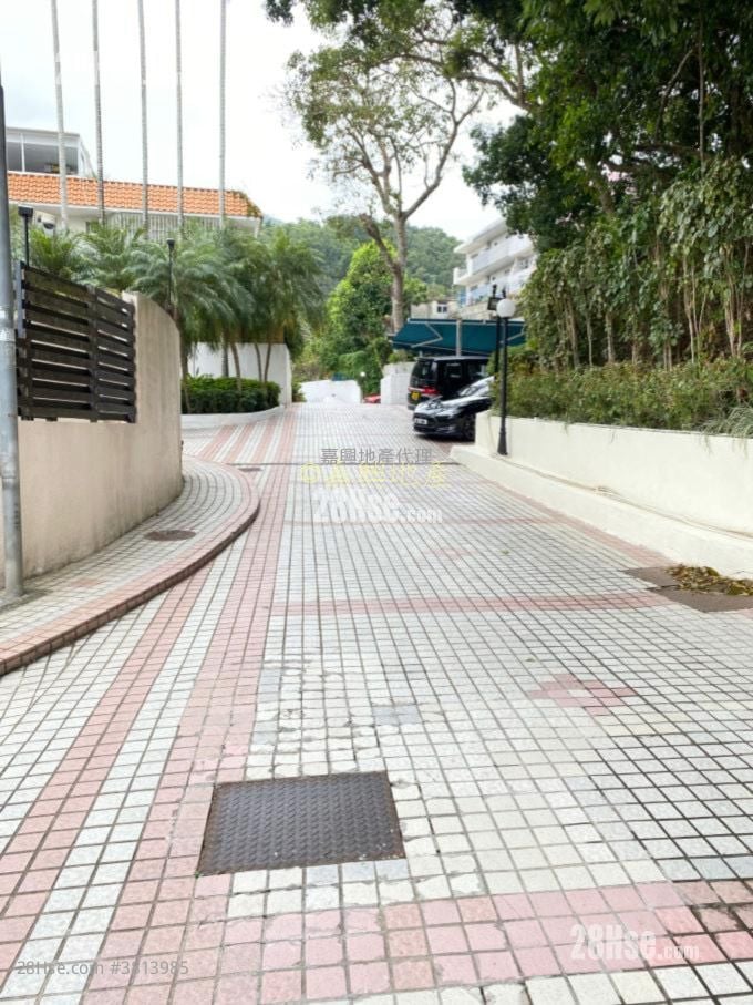 Yucca Villa Sell 4 Bedrooms , 3 Bathrooms 2,100 ft²