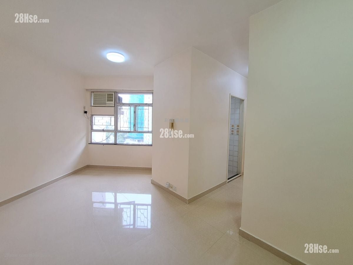 Eightland Gardens Sell 2 Bedrooms , 1 Bathroom 438 ft²