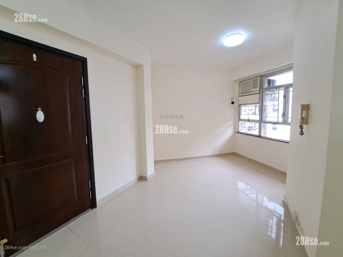 Eightland Gardens Sell 2 Bedrooms , 1 Bathroom 438 ft²