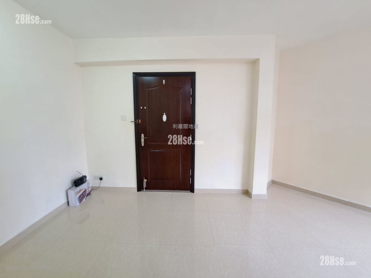 Eightland Gardens Sell 2 Bedrooms , 1 Bathroom 438 ft²