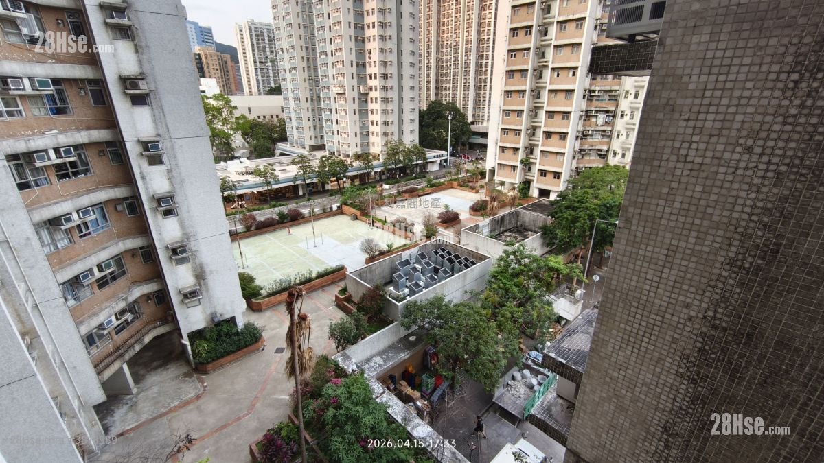 Eightland Gardens Sell 2 Bedrooms , 1 Bathroom 438 ft²