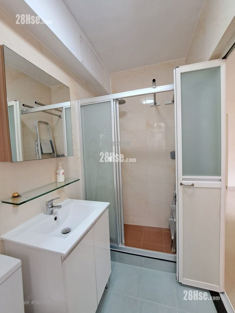 Eightland Gardens Sell 2 Bedrooms , 1 Bathroom 438 ft²