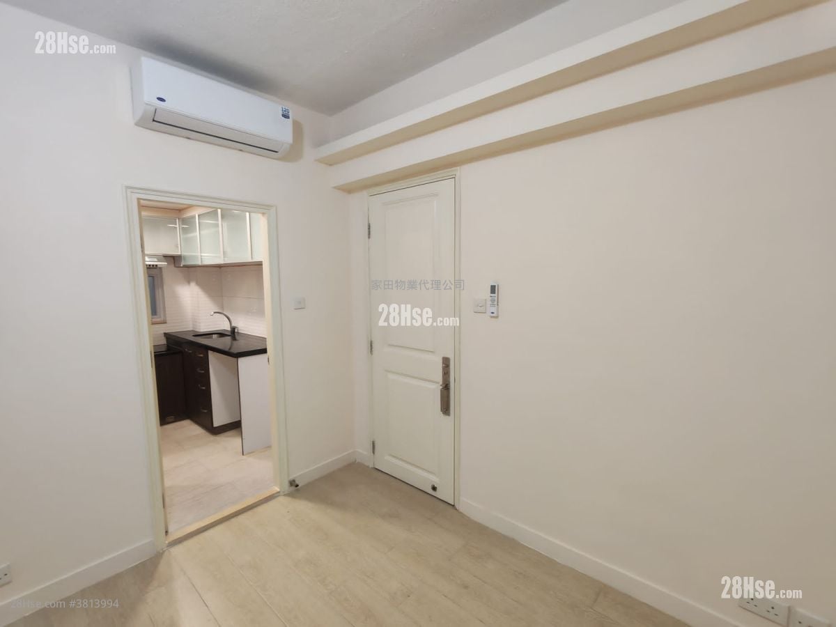 Bell House Sell 2 Bedrooms , 1 Bathroom 398 ft²