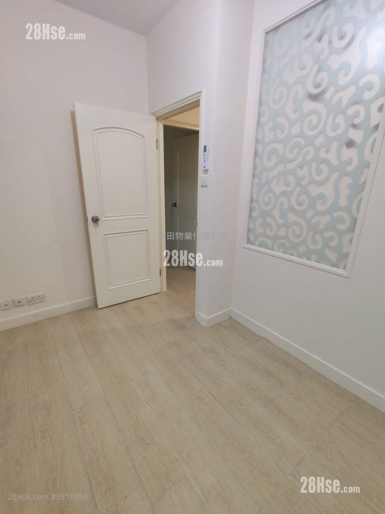 Bell House Sell 2 Bedrooms , 1 Bathroom 398 ft²