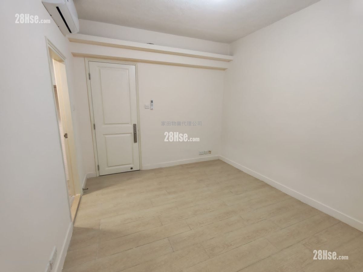 Bell House Sell 2 Bedrooms , 1 Bathroom 398 ft²