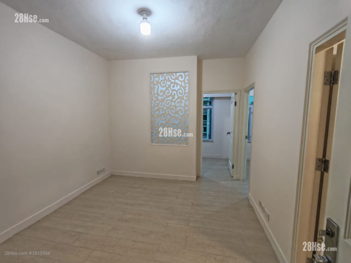 Bell House Sell 2 Bedrooms , 1 Bathroom 398 ft²