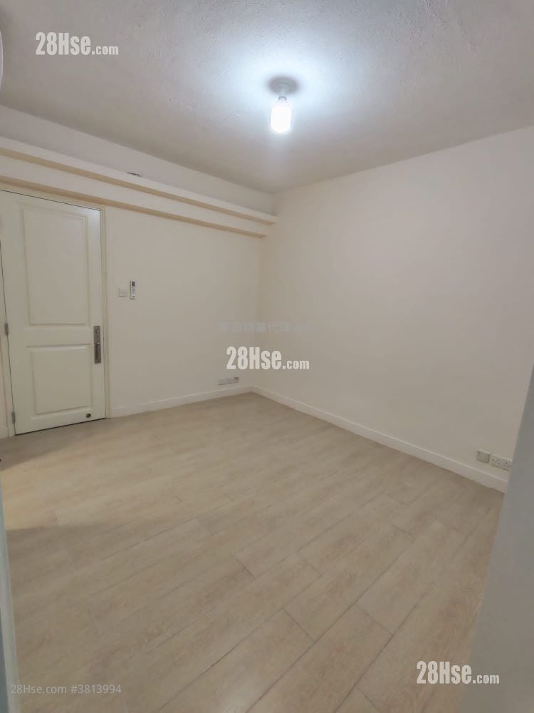 Bell House Sell 2 Bedrooms , 1 Bathroom 398 ft²