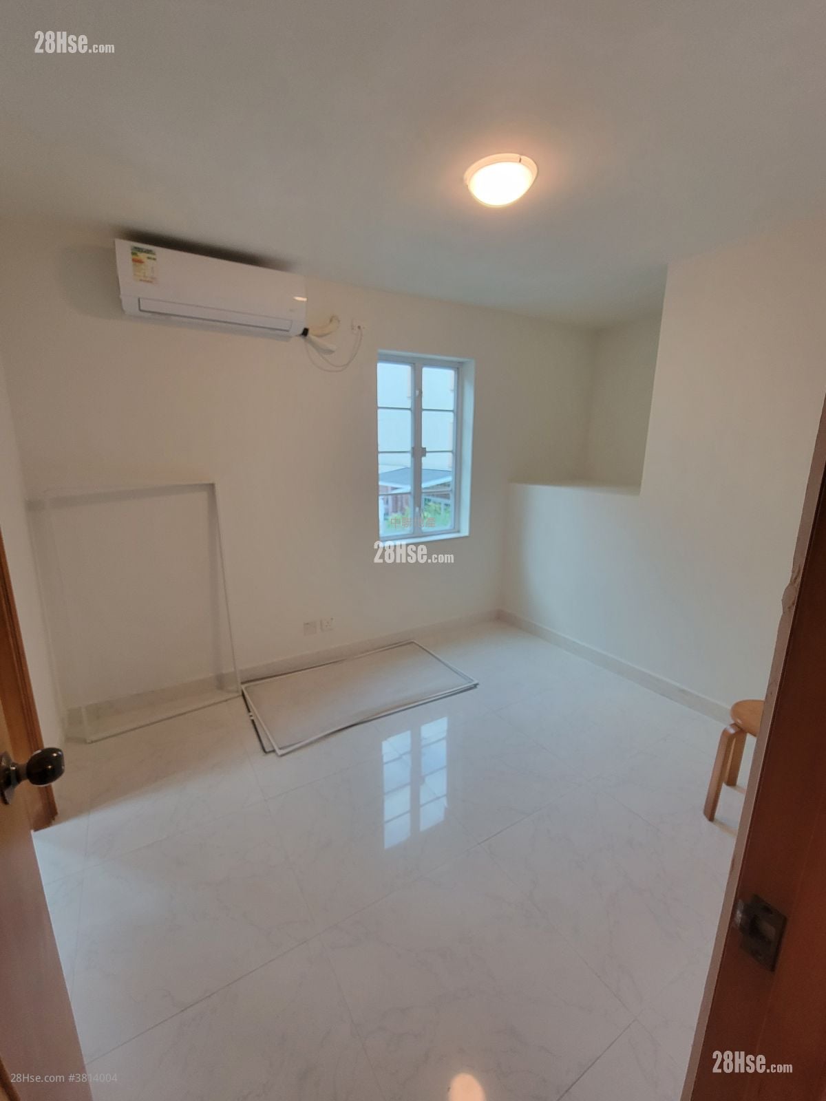 Village Rental 4 Bedrooms , 3 Bathrooms 1,400 ft²