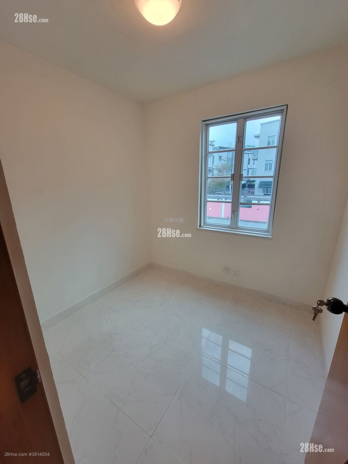 Village Rental 4 Bedrooms , 3 Bathrooms 1,400 ft²