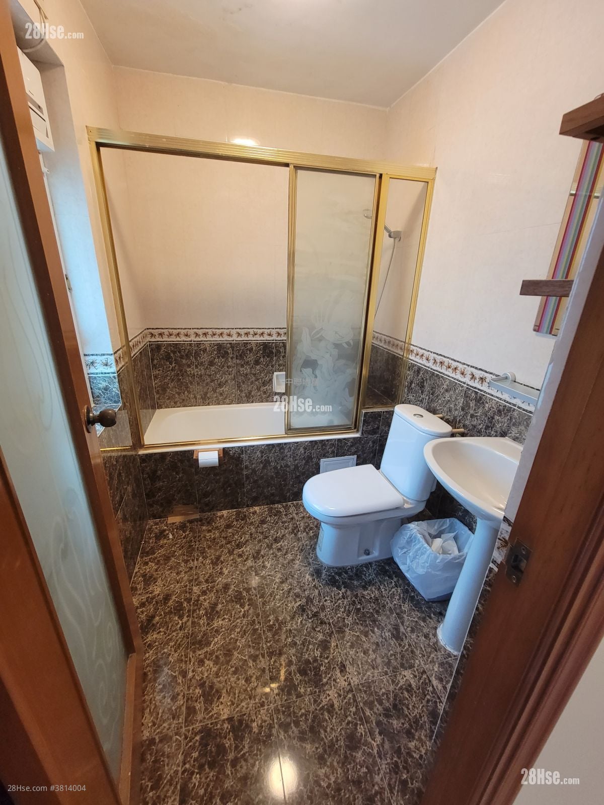 Village Rental 4 Bedrooms , 3 Bathrooms 1,400 ft²