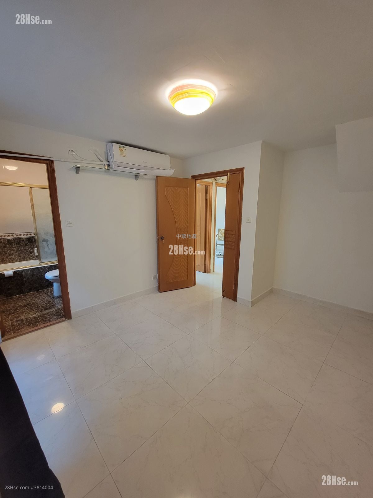 Village Rental 4 Bedrooms , 3 Bathrooms 1,400 ft²