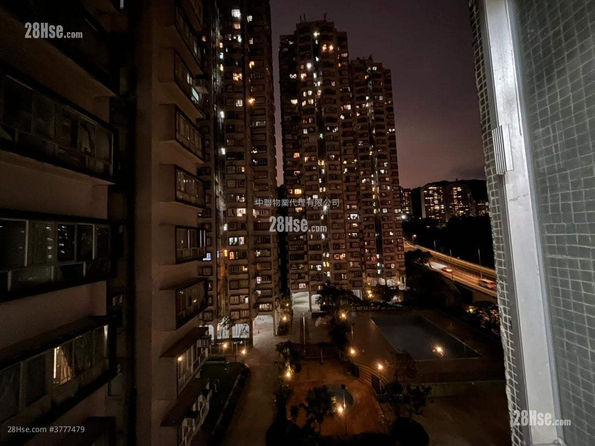 Golden Lion Garden Sell 321 ft²