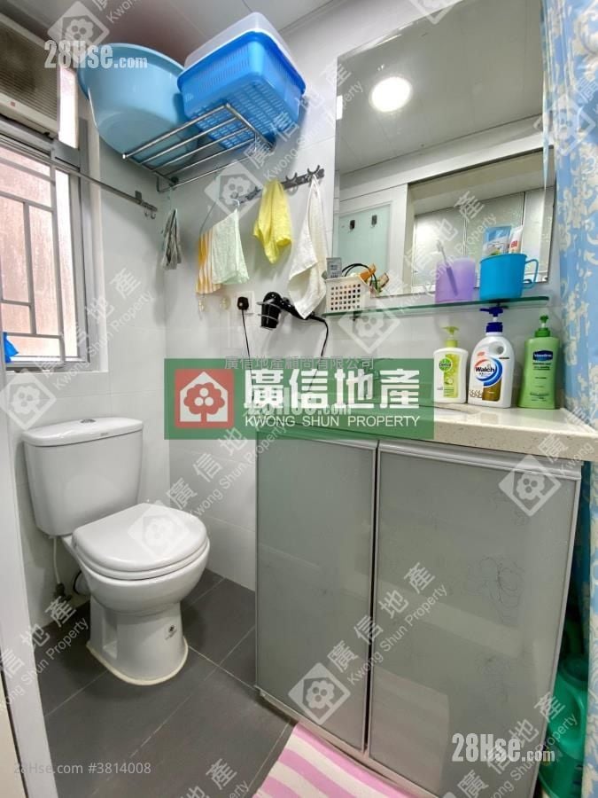 Shun Hing Building Sell 2 Bedrooms , 1 Bathroom 291 ft²