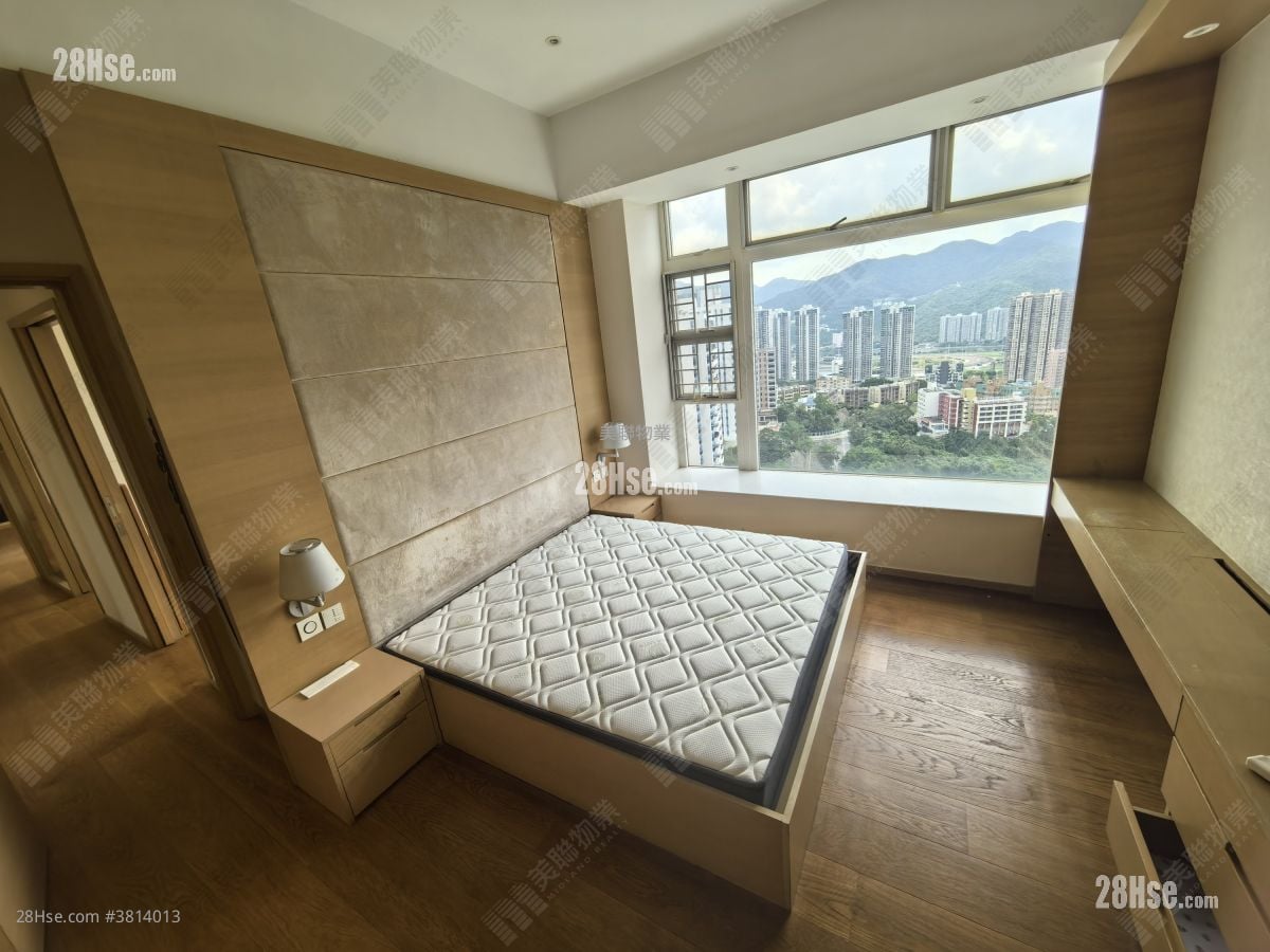 主人房: 晋名峰 售盘 4 房 , 4 浴室 1,322 平方尺