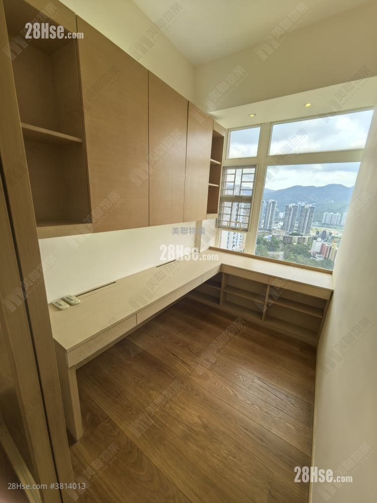 睡房 2: 晋名峰 售盘 4 房 , 4 浴室 1,322 平方尺