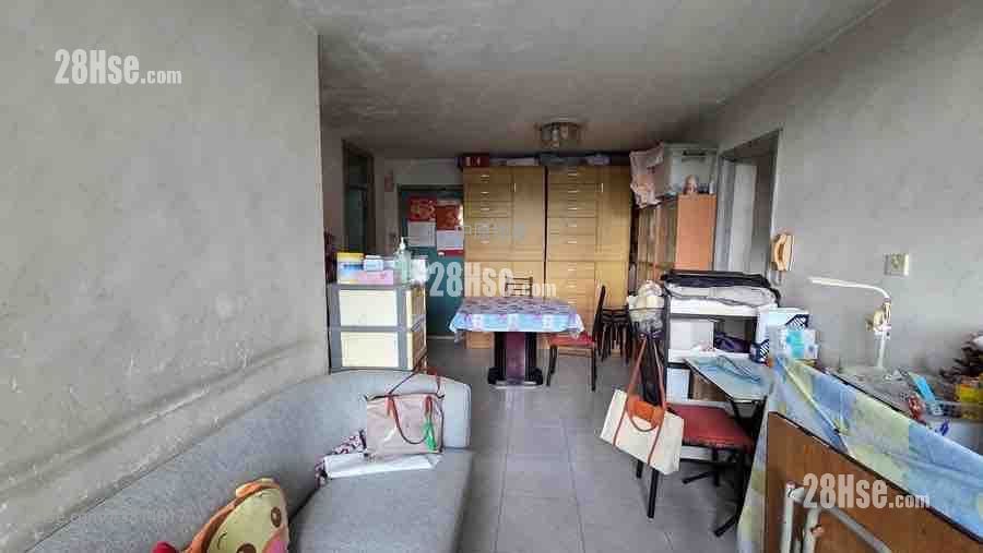 Tin Oi Court Sell 2 Bedrooms , 1 Bathroom 546 ft²